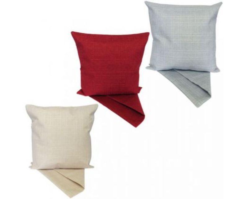 Set of 3 stylish cushion covers with textured squares, measuring 44 x 44 cm, perfect for enhancing your home decor.