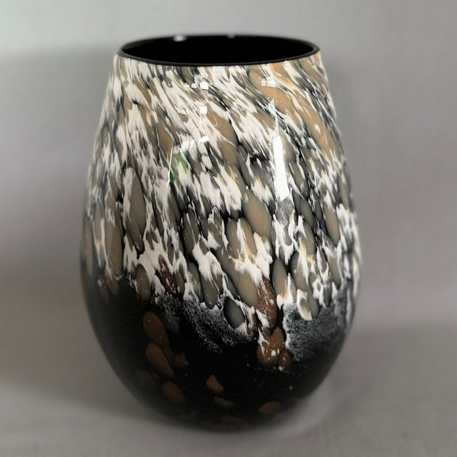 Elegant black vase (14 x 19cm) perfect for flowers or as a chic standalone decor piece in modern interiors.