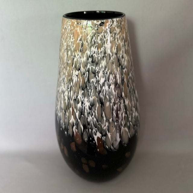 Elegant black vase measuring 18 x 33cm, perfect for floral displays or as a stylish home decor accent.