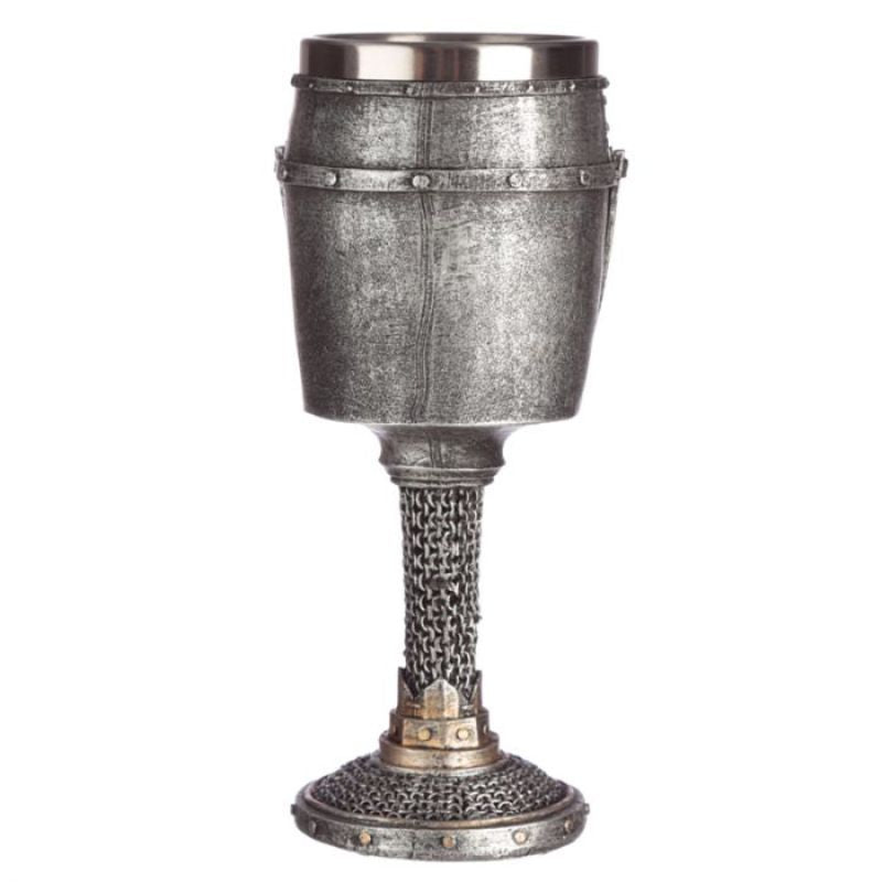 Decorative medieval helmet goblet with chain mail detail, ideal for collectors and home decor enthusiasts. Height: 19cm.