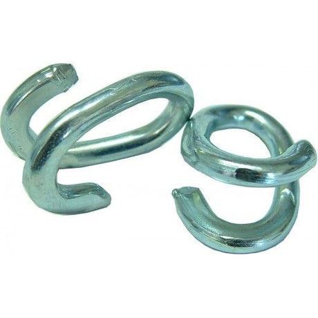 Zinc plated split links (3/16") for durable chain repairs, resistant to corrosion and easy to use for various outdoor projects.