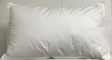 Soft and supportive microfibre pillow (45 x 70cm, 500g) for restful nights, hypoallergenic, machine washable.