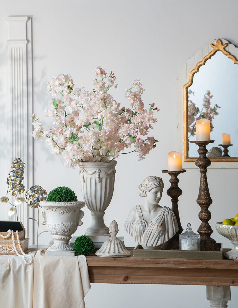 Classical Pedestal Urn (21 X 21 X 43cm)