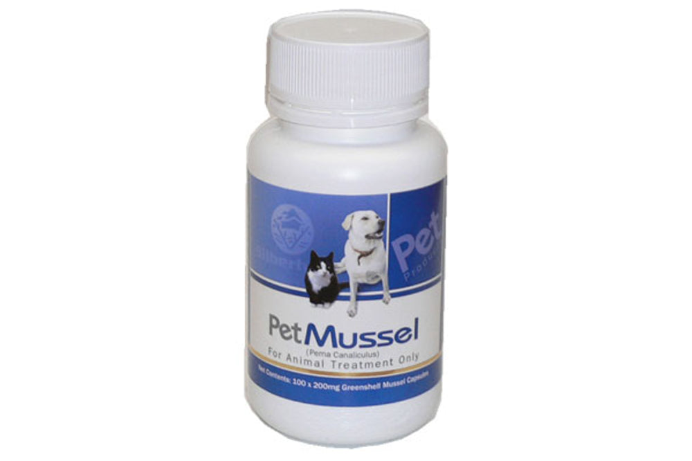 100 capsules of New Zealand Greenshell mussel supplement for pet health, rich in Omega 3, vitamins, and antioxidants.