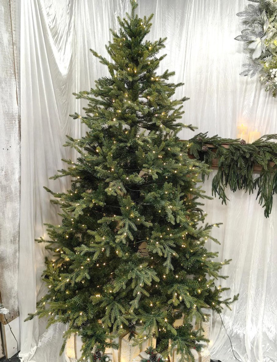 Christmas Tree - 7.5' Mixed PE Pine Tree X 3268 Tips &