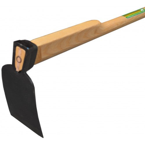 Lightweight garden hoe with a forged blade and FSC-certified ash handle, ideal for tilling and weeding, 135 cm long.