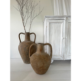 Lombok Urn - Buffalo: 40cm terracotta vase with a chalky finish, ideal for dried flowers or as a stylish centerpiece.