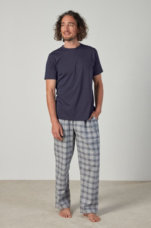 Casual XL pajama set by Baksana, featuring a t-shirt and pants with pockets, made from certified cotton and elastane.