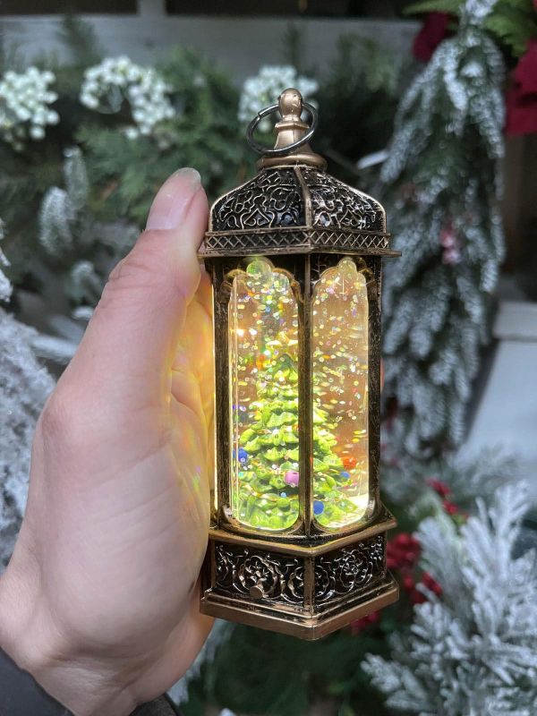 Charming 14cm lamp featuring a whimsical Christmas tree design, perfect for cozy holiday decor and festive atmosphere.