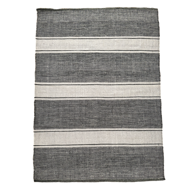 Eco-friendly 120x180cm striped rug made from recycled PET, perfect for stylish indoor and outdoor decor.