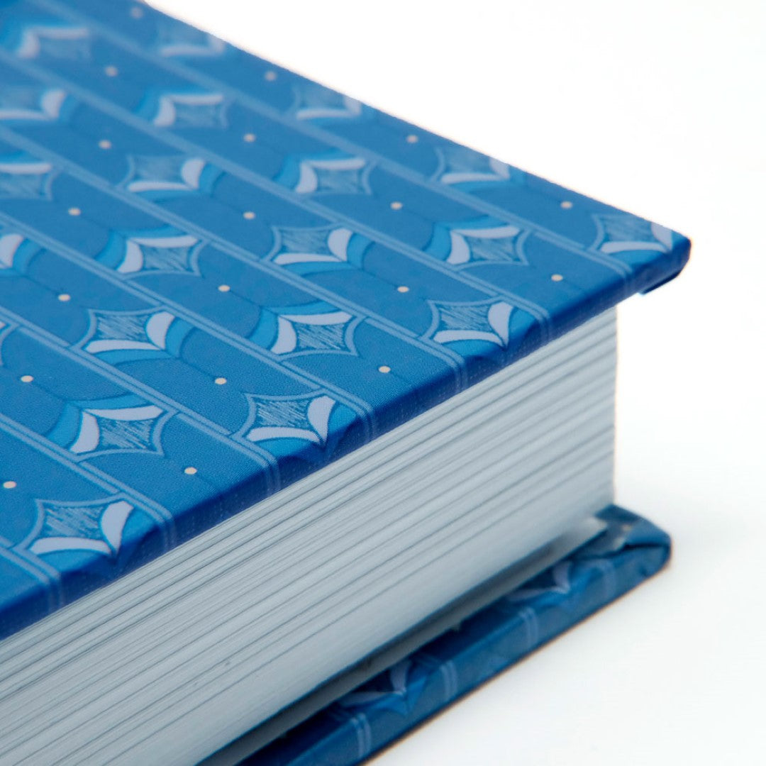 Ferris Wheel Press Sketchbook in timeless blue, 190mm x 250mm, with 240 pages of 160gsm acid-free paper for artists.