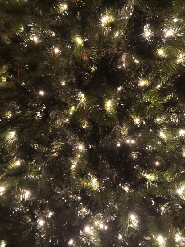 Christmas Tree - 9' Slim Luxury Pine Tree X 1318 with 700