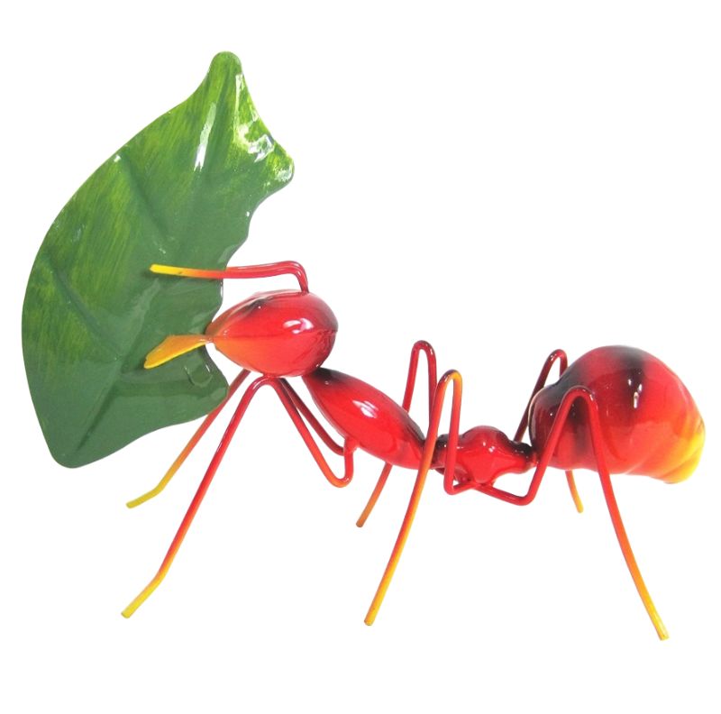 Ant - Red - Holding Leaf - Metal free standing