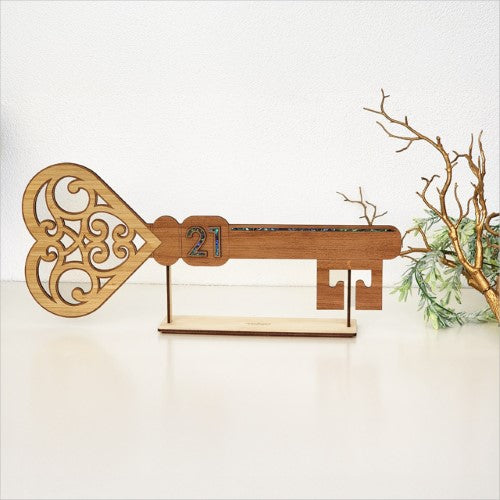 21st Key Kww - Heart (49 x 20.5 x 0.8cm)