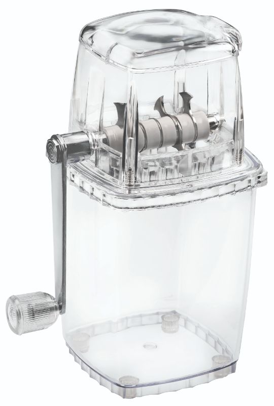 Avanti Ice Crusher transforming ice cubes into fine snow-like texture for cocktails and refreshing drinks.