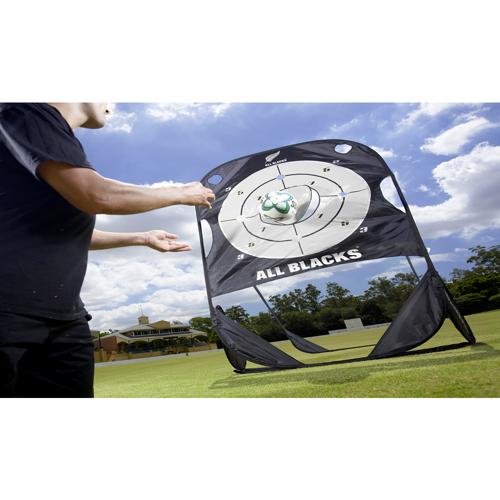 All Blacks Passing Target – 1.6m x 1.0m Includes carry bag and pegs 1.6m x 1.0m