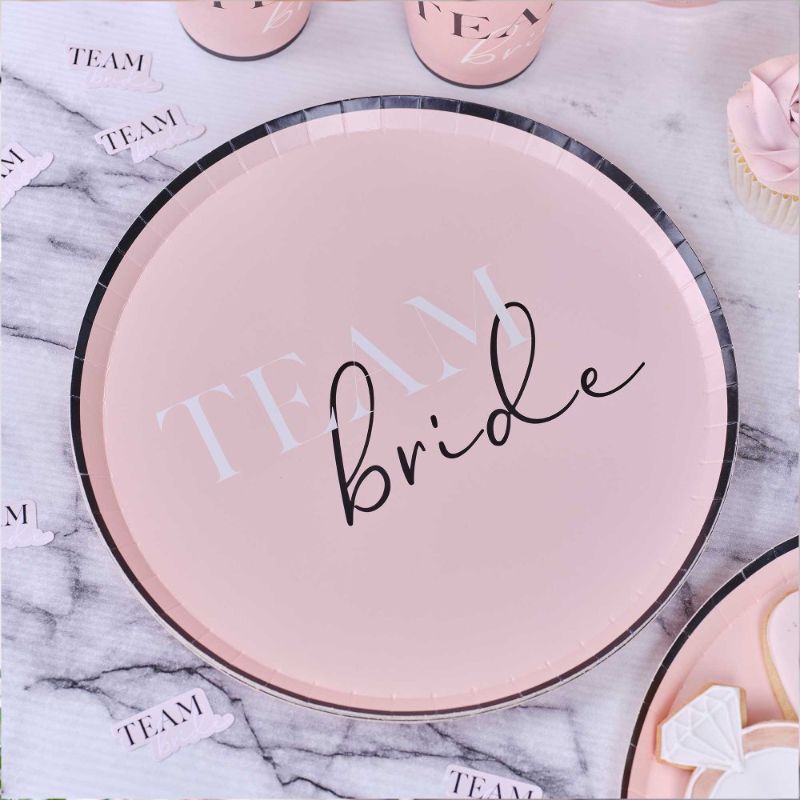 Elegant 'Future Mrs' hen party paper plates, 25cm, pack of 8, perfect for bridal festivities and easy cleanup.