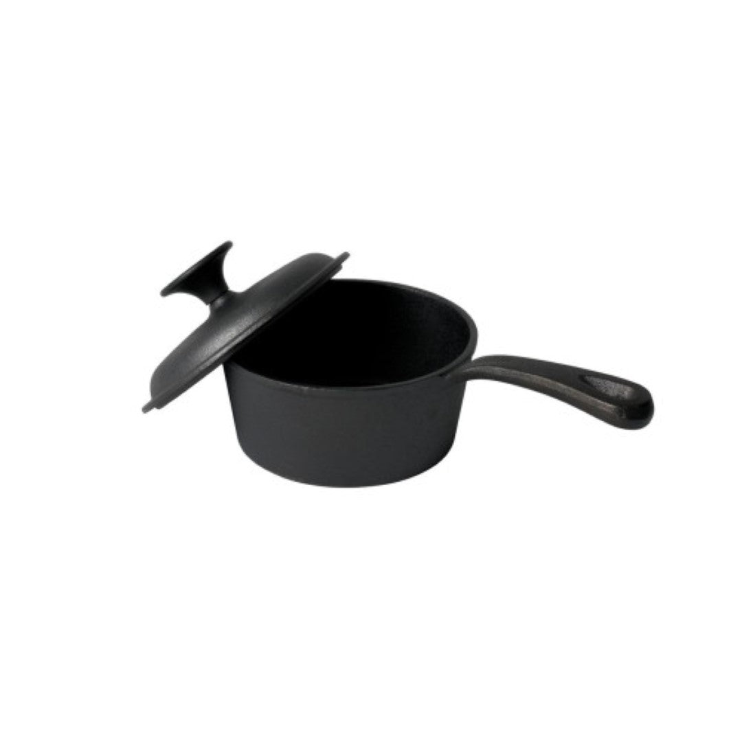 15cm PYROLUX Pyrocast saucepan in cast iron, perfect for sauces and soups, compatible with all cooktops and pre-seasoned.