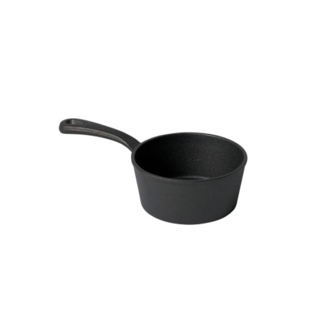 15cm PYROLUX Pyrocast saucepan with pre-seasoned cast iron for excellent heat retention and compatibility with all cooktops.