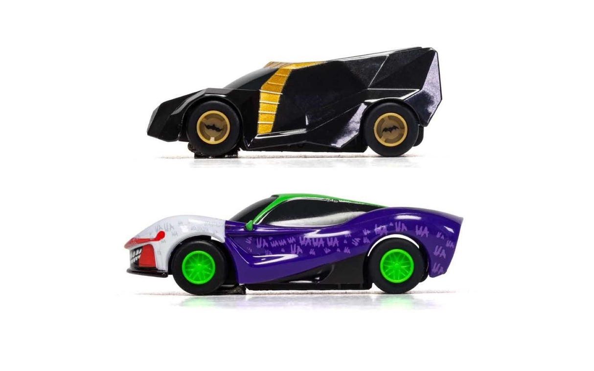 Slot car racing set featuring Batman and Joker with 4.08m track and customizable layouts for exciting competitions.