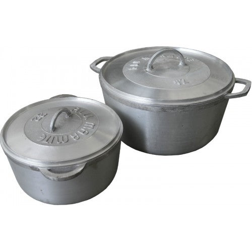 Heavy-duty 42cm cast aluminium Dutch oven for even heating, ideal for cooking with charcoal or coals.