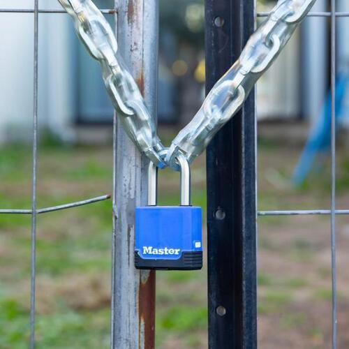 Master Lock Weather Tough Excell Covered Laminated Steel Padlock With Boron