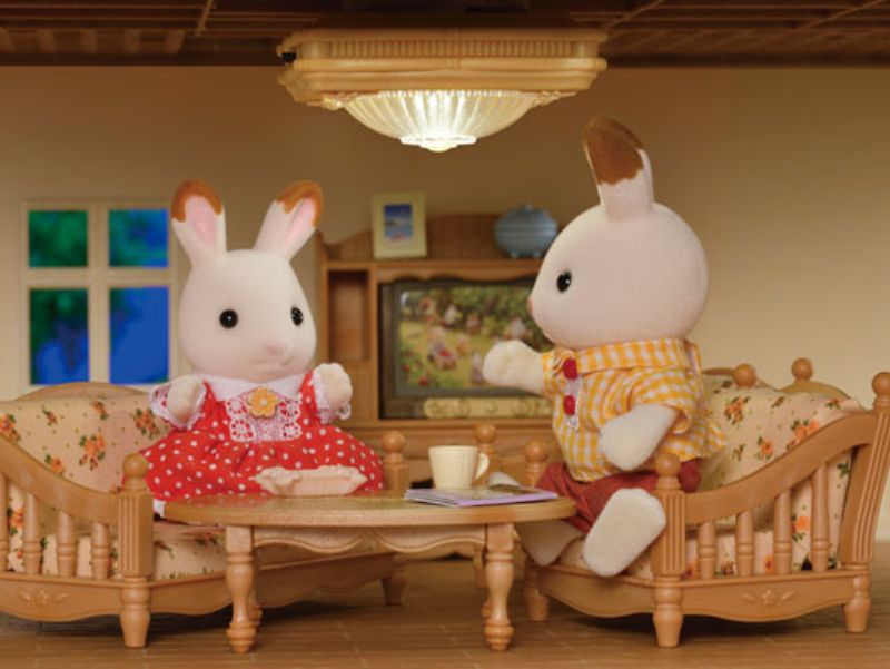 Warm and inviting battery-operated ceiling light for Sylvanian Families homes, enhancing play with bright illumination.