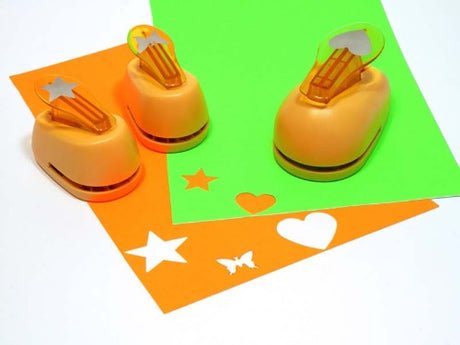 Holly-shaped craft punch for precise 2.5cm paper cuts, perfect for holiday decor and embellishments.
