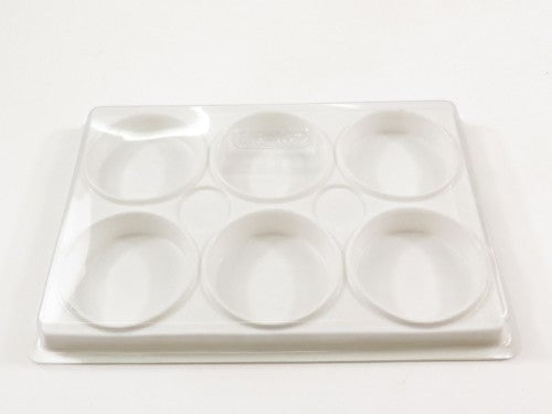 Multi-purpose 6-cup plastic palette with lid for paints, glues, dyes, and more, measuring 160 x 230mm.