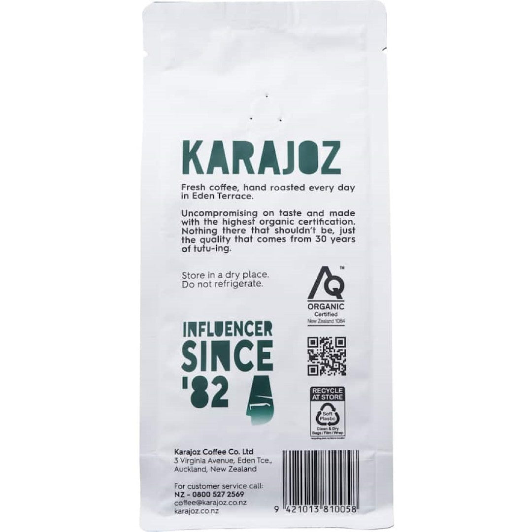 Rich, organic plunger grind coffee blend featuring chocolate, toffee, and spice notes for a smooth, full-bodied experience.