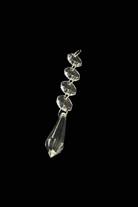 Clear decorative garland with 4 octagonal crystals and 1 large droplet, perfect for elegant decor and special occasions.