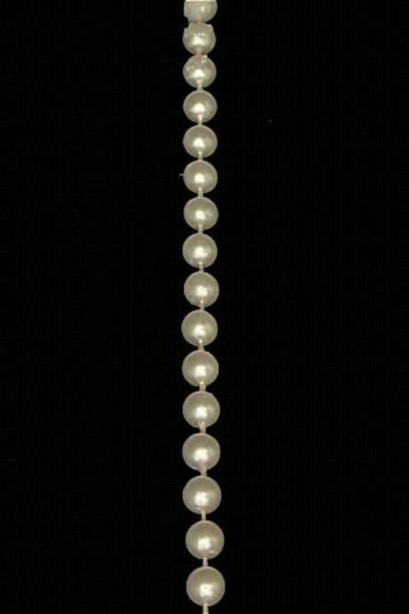 Elegant 29m decorative garland with 6mm pearl beads, perfect for weddings and events to enhance any décor.