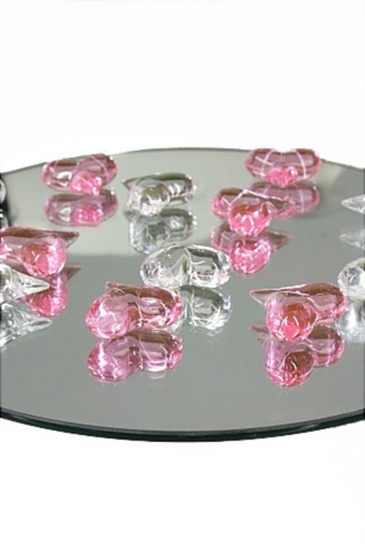 Clear acrylic scatter hearts (approx 75) for table decor, measuring 34mm, perfect for weddings and celebrations.