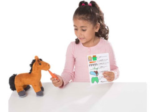Melissa & Doug - Feed & Groom Horse Care Play Set