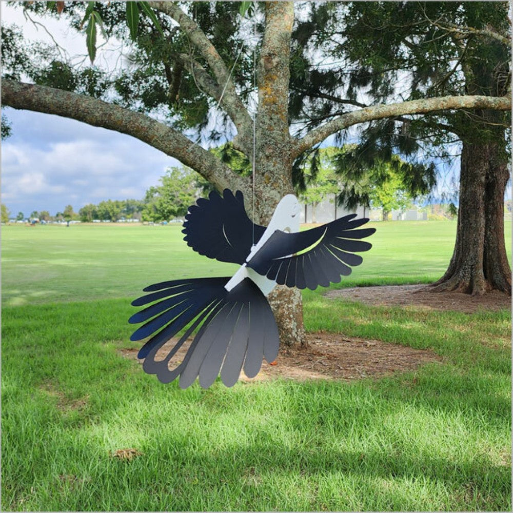 Wall Décor - Large Flying Bird Fantail (39cm)