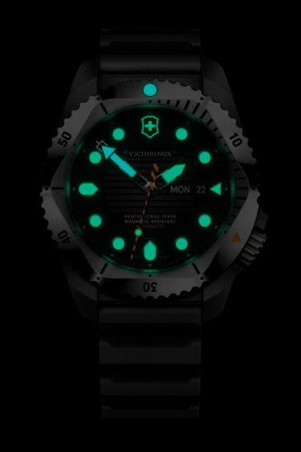 Watch - VICTORINOX Dive Pro 43mm Black Dial Black Rubber Strap