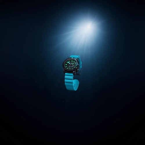 Watch - VICTORINOX Dive Pro 43mm Black Dial Blue Rubber Strap