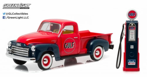 Diecast Model - 1952 GMC 150 Gulf Oil with Vinatage Gas Pump