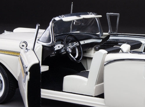 Diecast Model - 1957 Ford Fairlane 500 Skyliner - Scale: 1/18 (Smartfox)