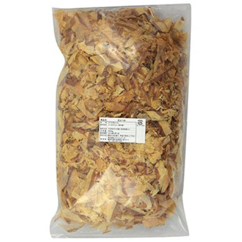 Dried Bonito flakes in a 500g packet, offering umami flavor for soups, salads, and various dishes. Ideal for elevating meals.