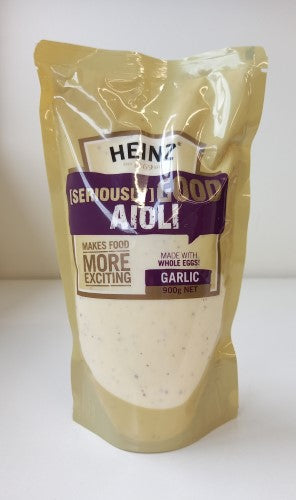 Creamy Heinz Aioli in a 900ml packet, perfect for enhancing sandwiches, burgers, and dips with gourmet flavor.