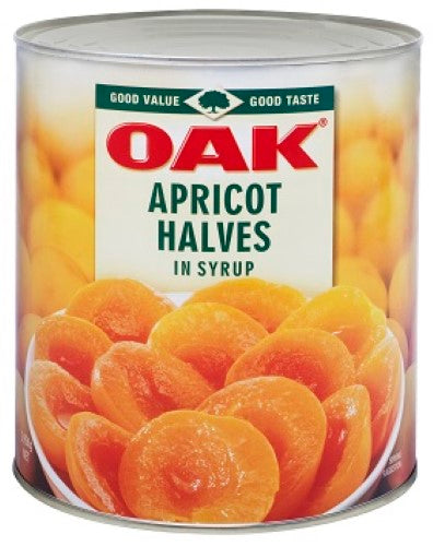 Delicious apricot halves in sweet syrup, preserved in a premium A10 Oak tin for baking and garnishing.