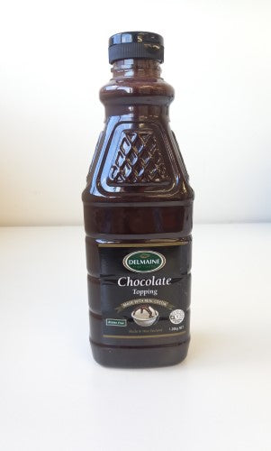 Rich Delmaine Topping Chocolate in a 1.2kg squeeze bottle, perfect for drizzling on desserts and enhancing treats.