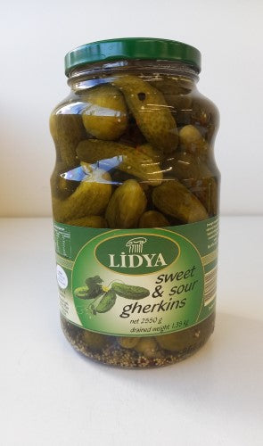 Tangy and crunchy gherkins in a 2.6kg jar, perfect for salads, sandwiches, or snacking straight from the jar.