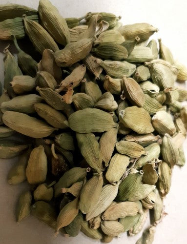 Premium 1kg packet of aromatic Cardamom Pods, ideal for enhancing sweet and savory dishes with rich flavor.