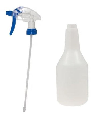 Clear 500ml spray bottle with a blue ergonomic trigger, ideal for cleaning, gardening, and hairstyling tasks.