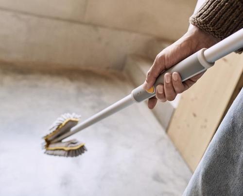 CleanTech Adjustable Floor Duster - Joseph Joseph
