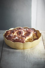 Madeleine Round Dish - Vanilla - Emile Henry