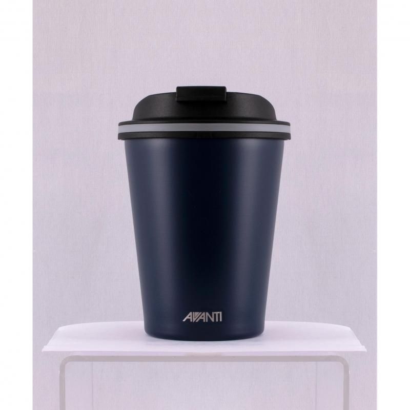 Navy Avanti GoCup, a 280ml stainless steel travel mug with double-wall insulation for hot and cold beverages.