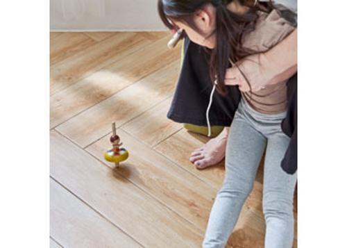 PlanToys - Ballet Spinning Top